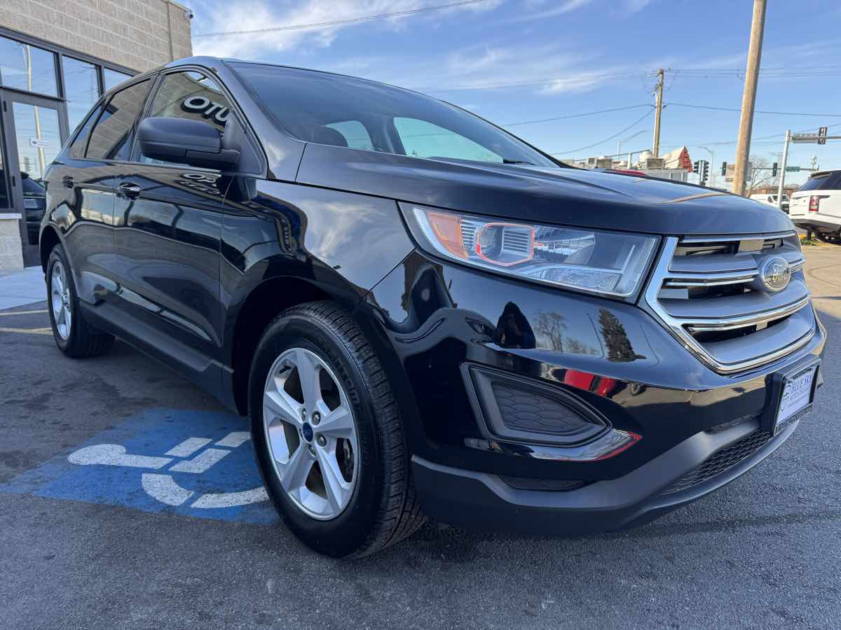 2018 Ford Edge SE photo 2