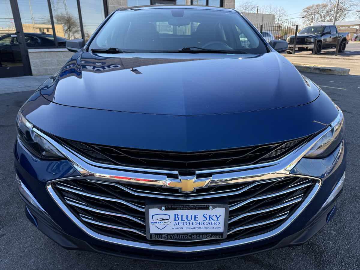 2019 Chevrolet Malibu LS photo 2