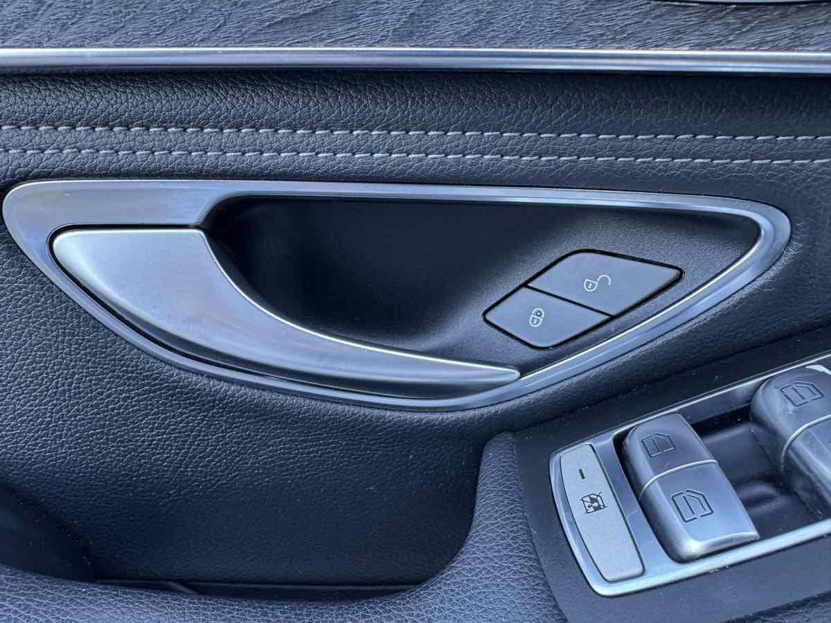 2015 Mercedes-Benz C-Class C300 - Photo 24