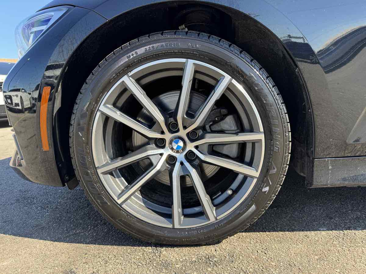 2020 BMW 3 Series 330i - Photo 9