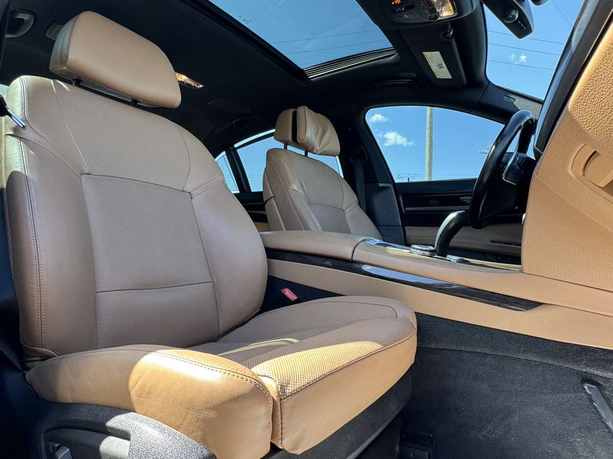 2015 BMW 7 Series 740Li - Photo 32