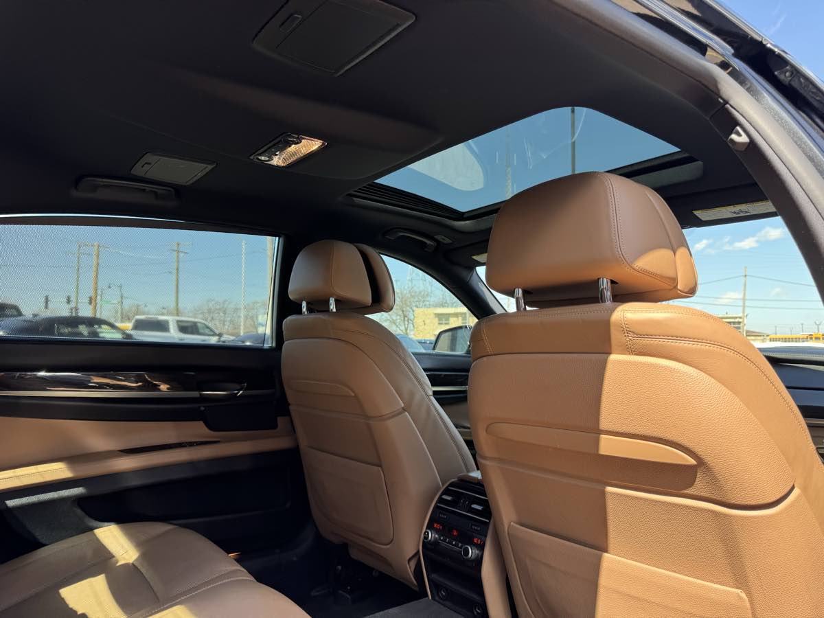 2015 BMW 7 Series 740Li - Photo 38