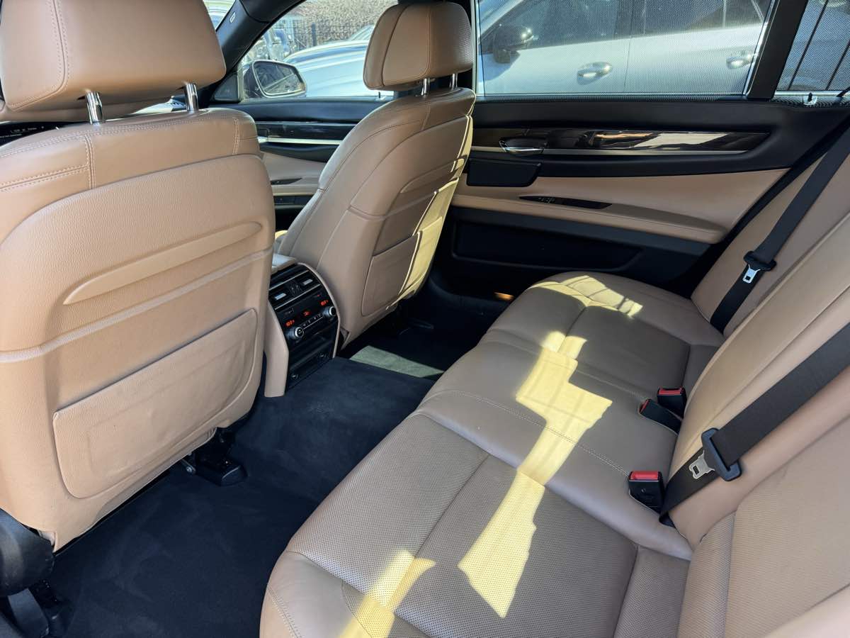 2015 BMW 7 Series 740Li - Photo 44