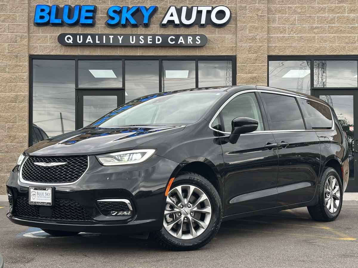 2023 Chrysler Pacifica's photo