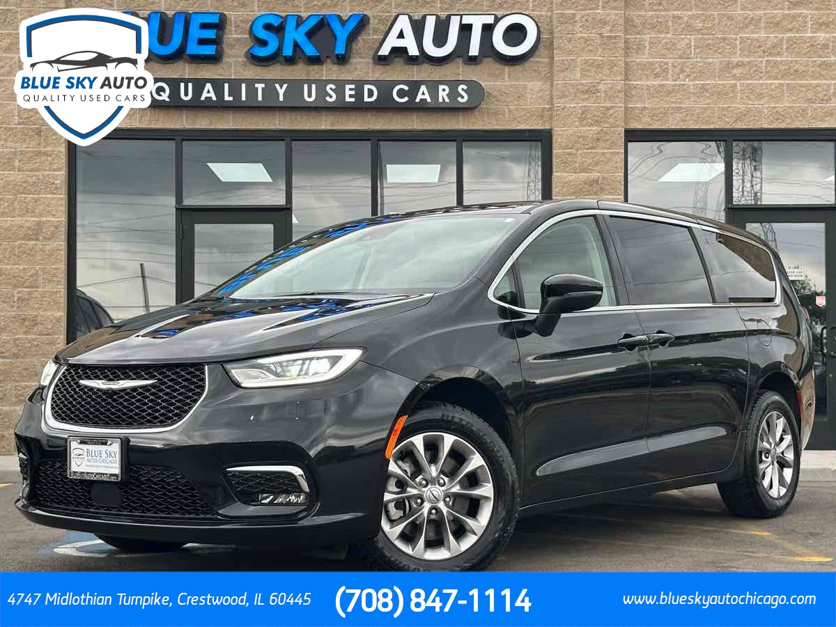2023 Chrysler Pacifica Touring L AWD's photo