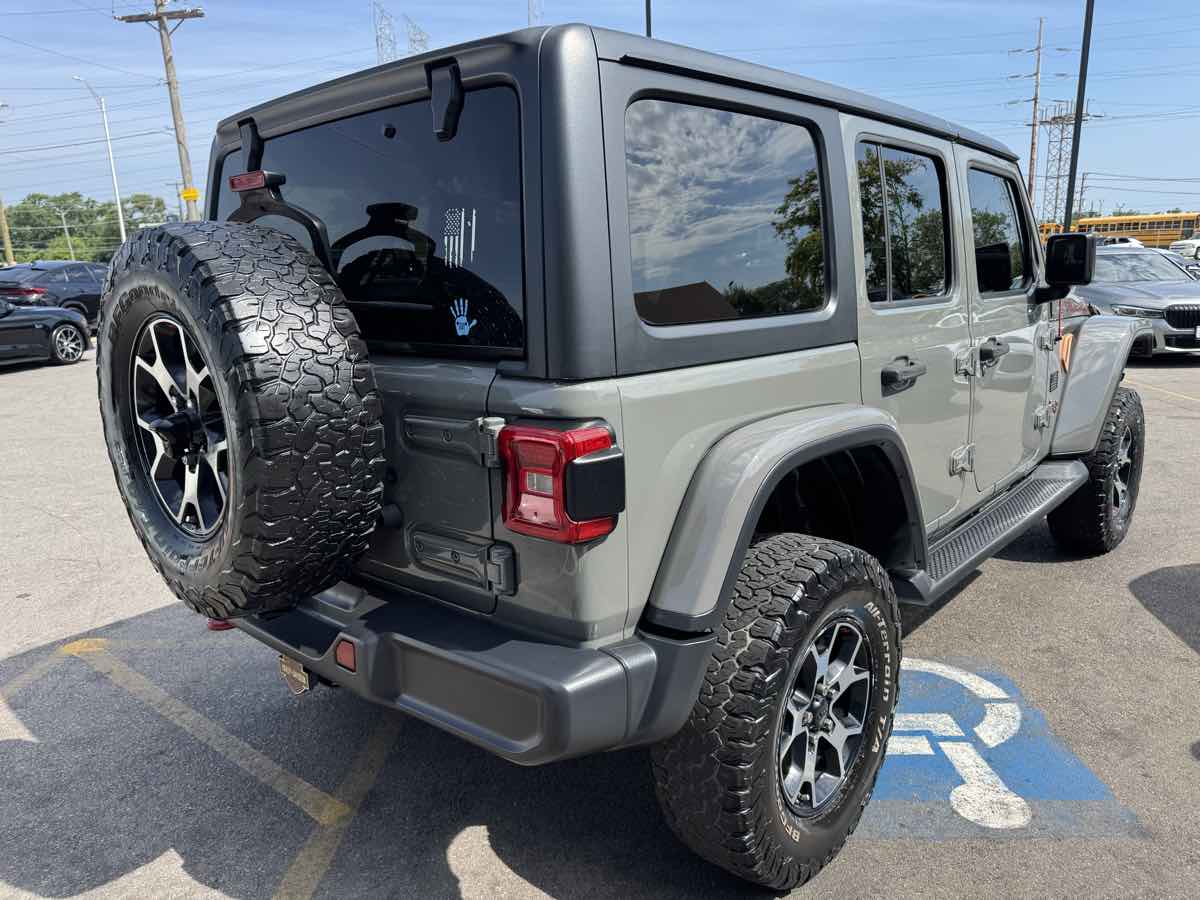 View vehicle photo 5