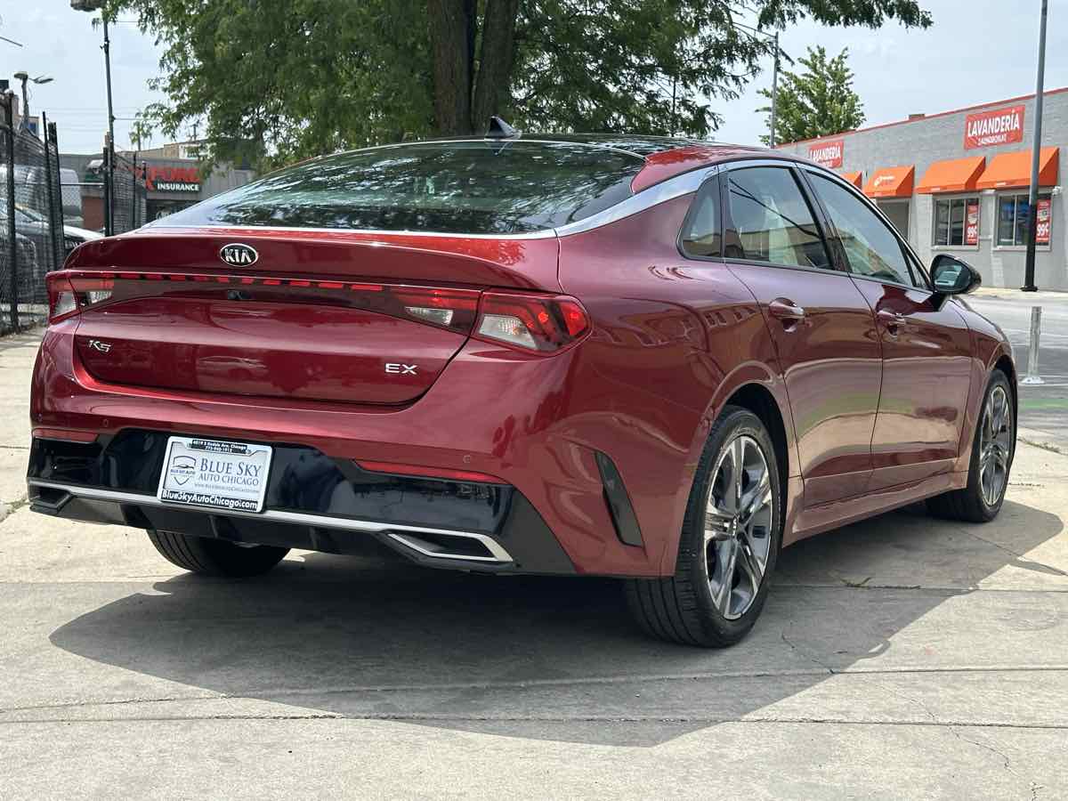 View vehicle photo 5