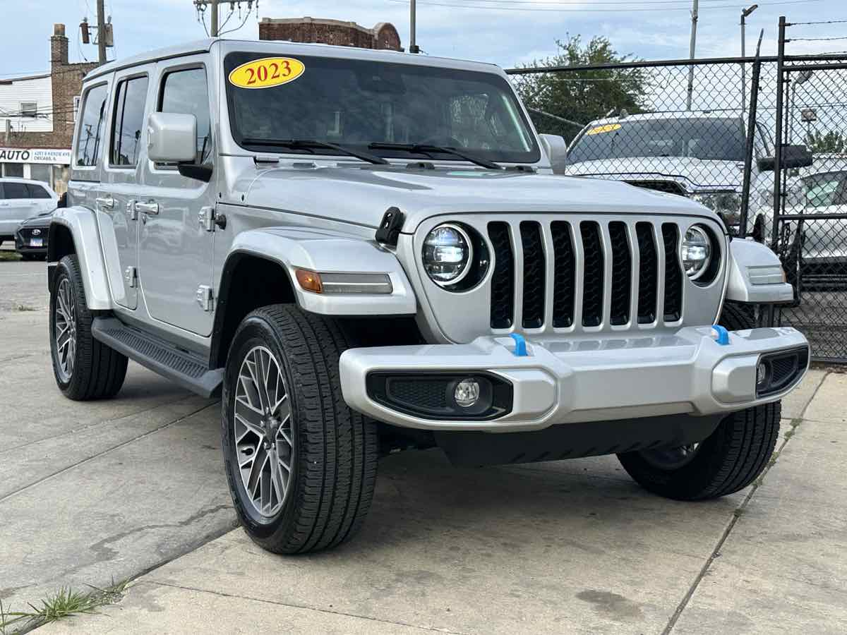 View vehicle photo 3
