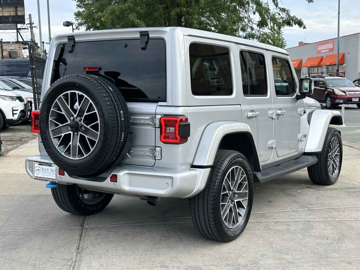 View vehicle photo 5