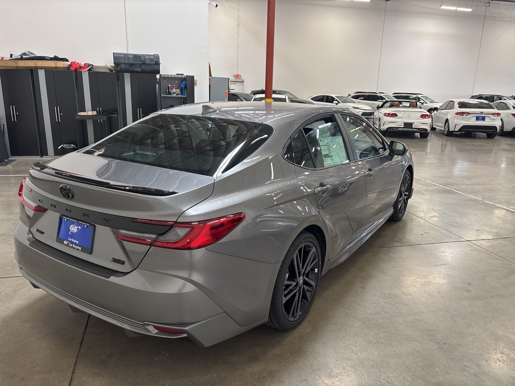 2025 Toyota Camry Hybrid XSE photo 4