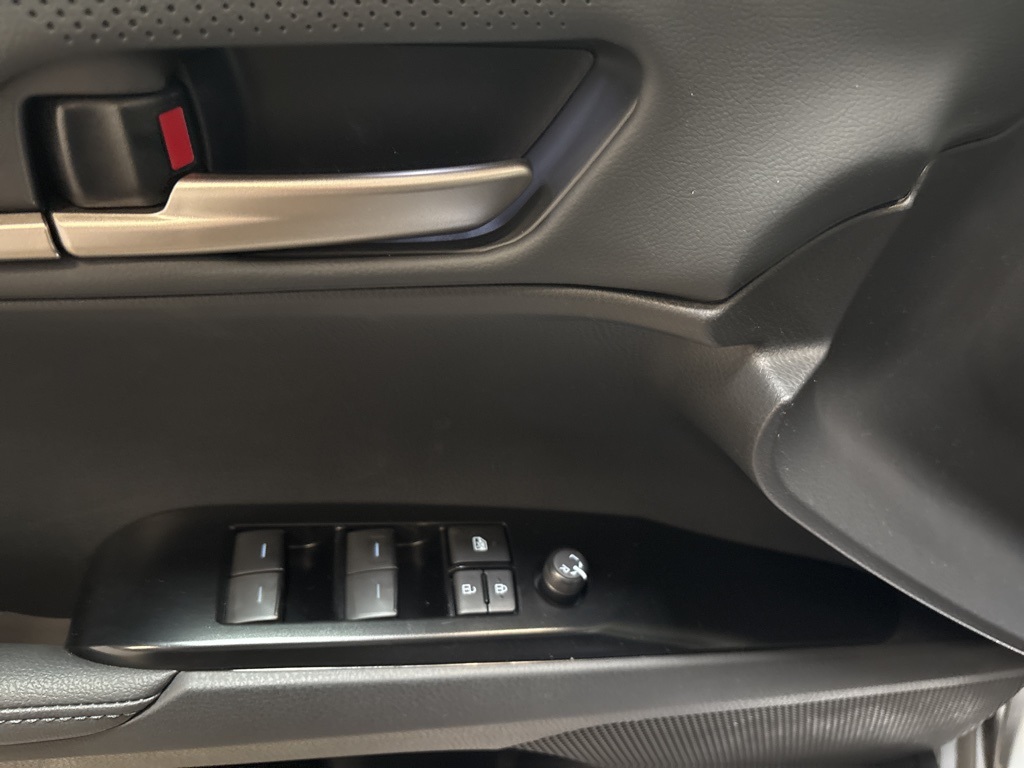 2025 Toyota Camry Hybrid XSE photo 10