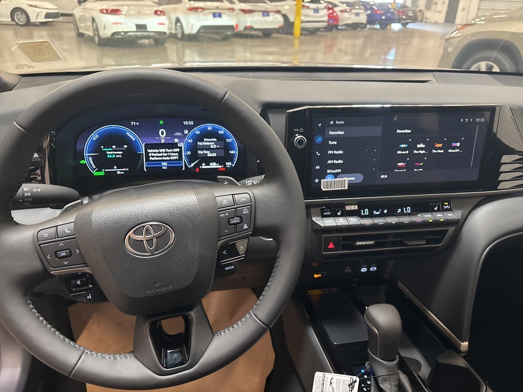 2025 Toyota Camry Hybrid XSE photo 11