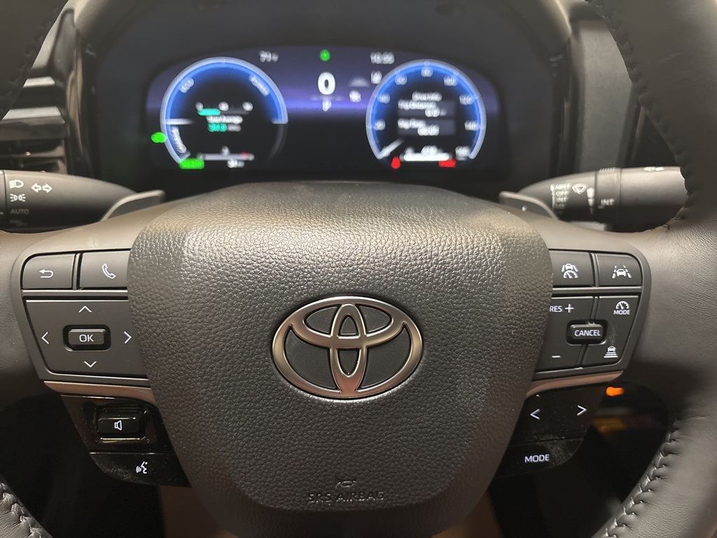 2025 Toyota Camry Hybrid XSE photo 13