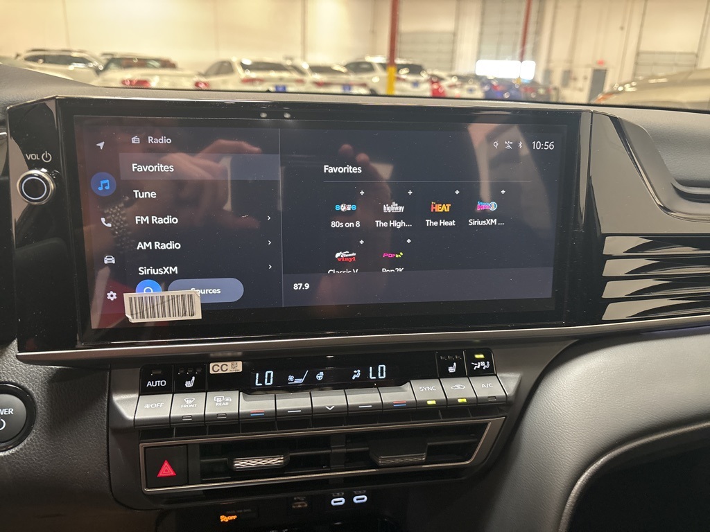 2025 Toyota Camry Hybrid XSE photo 15