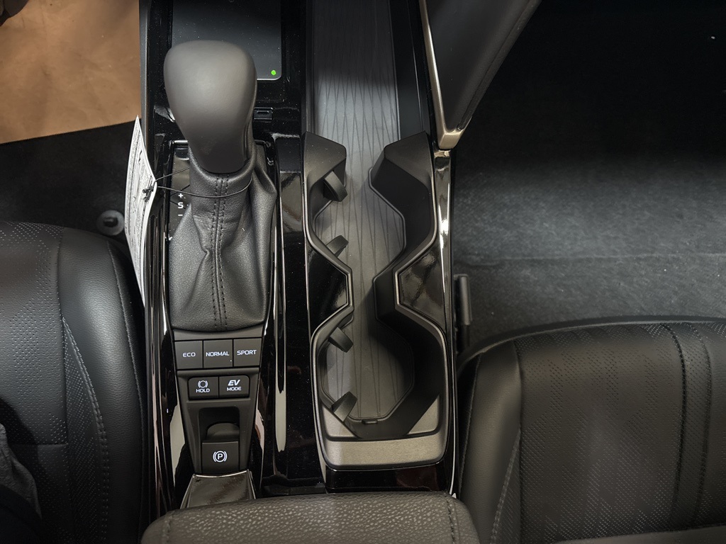 2025 Toyota Camry Hybrid XSE photo 17