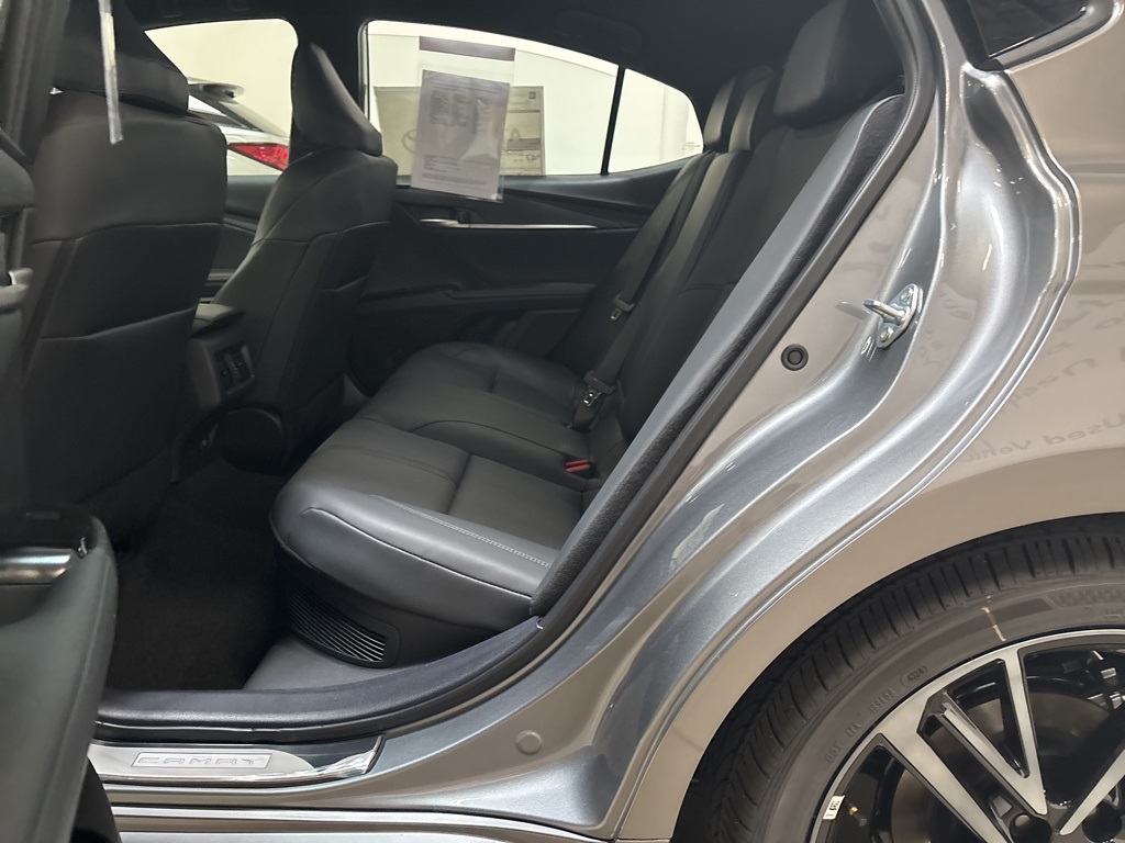 2025 Toyota Camry Hybrid XSE photo 18