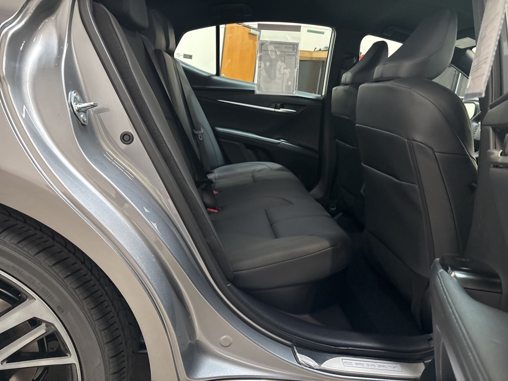 2025 Toyota Camry Hybrid XSE photo 19