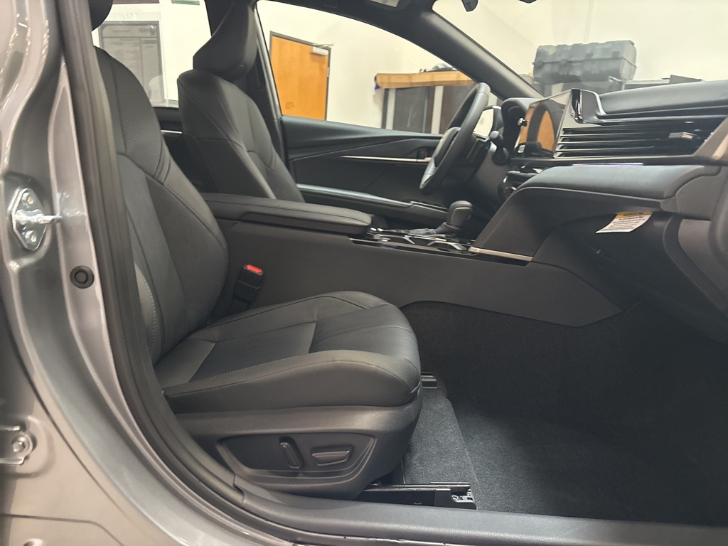 2025 Toyota Camry Hybrid XSE photo 20