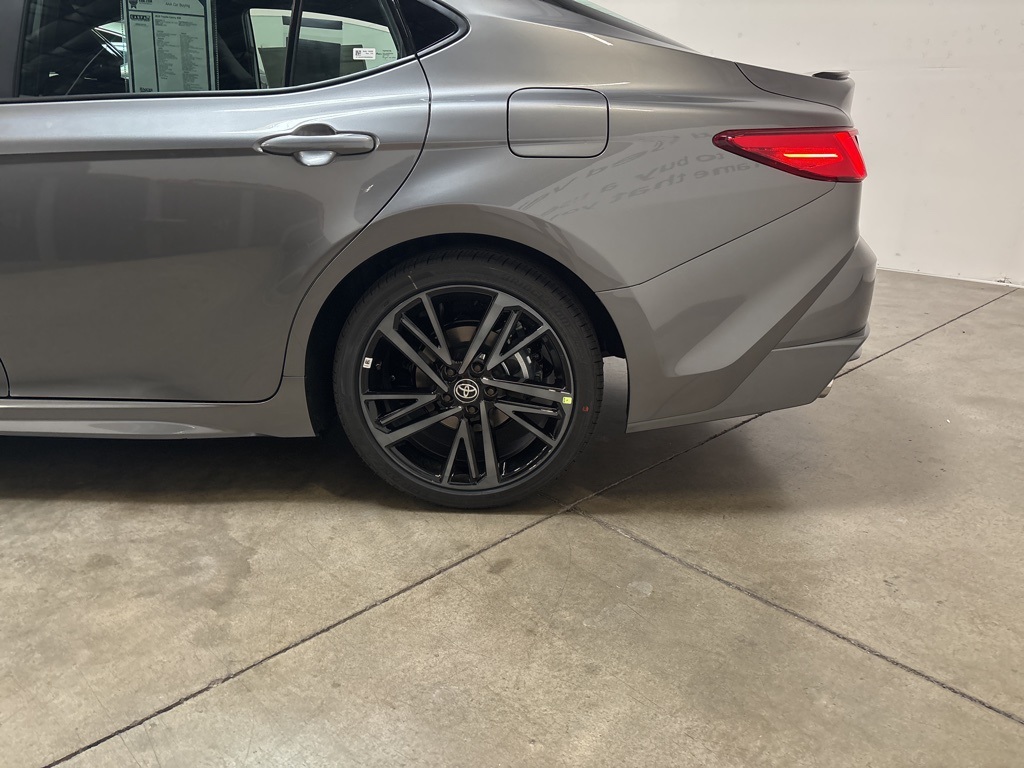 2025 Toyota Camry Hybrid XSE photo 24