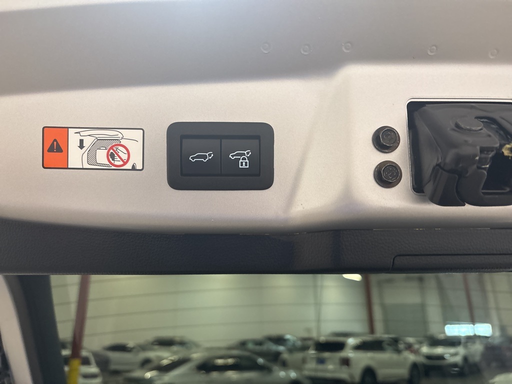 2024 Toyota Prius Prime XSE Premium photo 25