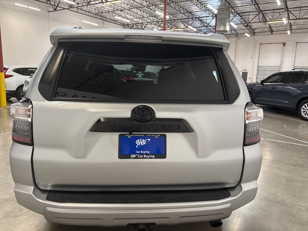 2022 Toyota 4Runner TRD Off-Road Premium photo 3