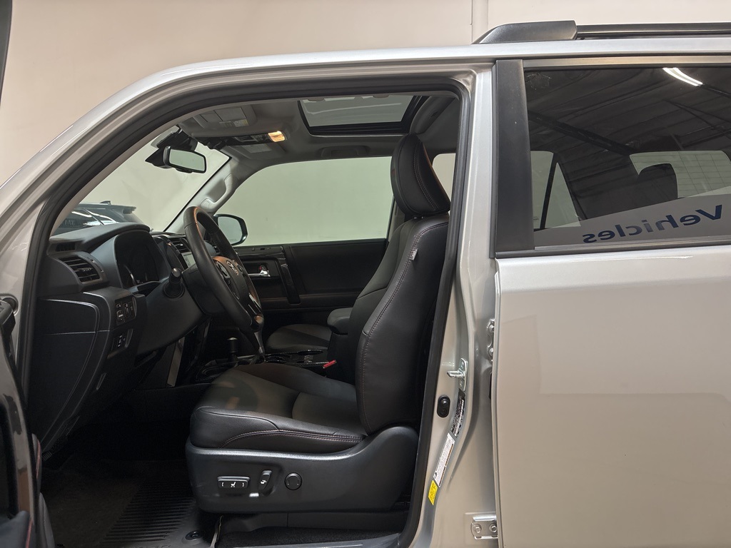 2022 Toyota 4Runner TRD Off-Road Premium photo 8