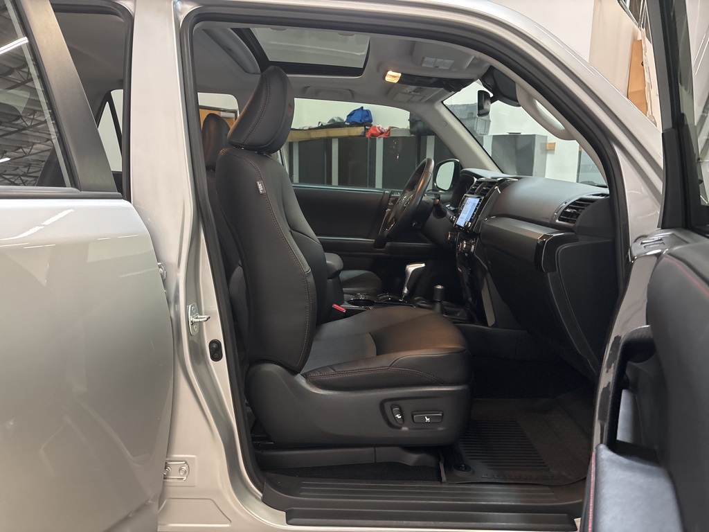 2022 Toyota 4Runner TRD Off-Road Premium photo 17
