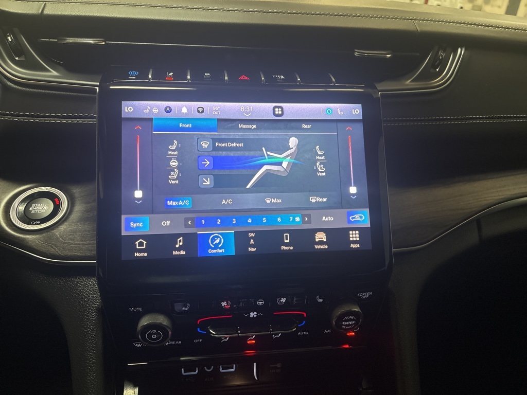 2023 Jeep Cherokee Overland 4xe photo 12