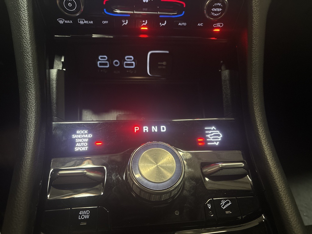 2023 Jeep Cherokee Overland 4xe photo 13