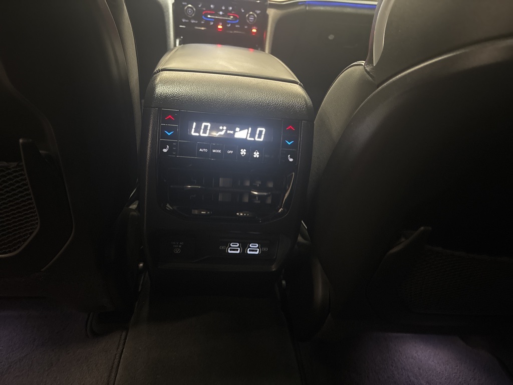 2023 Jeep Cherokee Overland 4xe photo 16