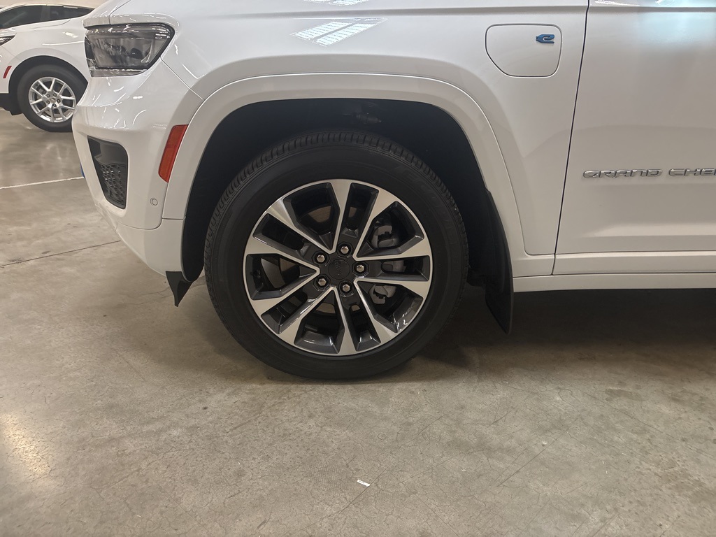 2023 Jeep Cherokee Overland 4xe photo 20