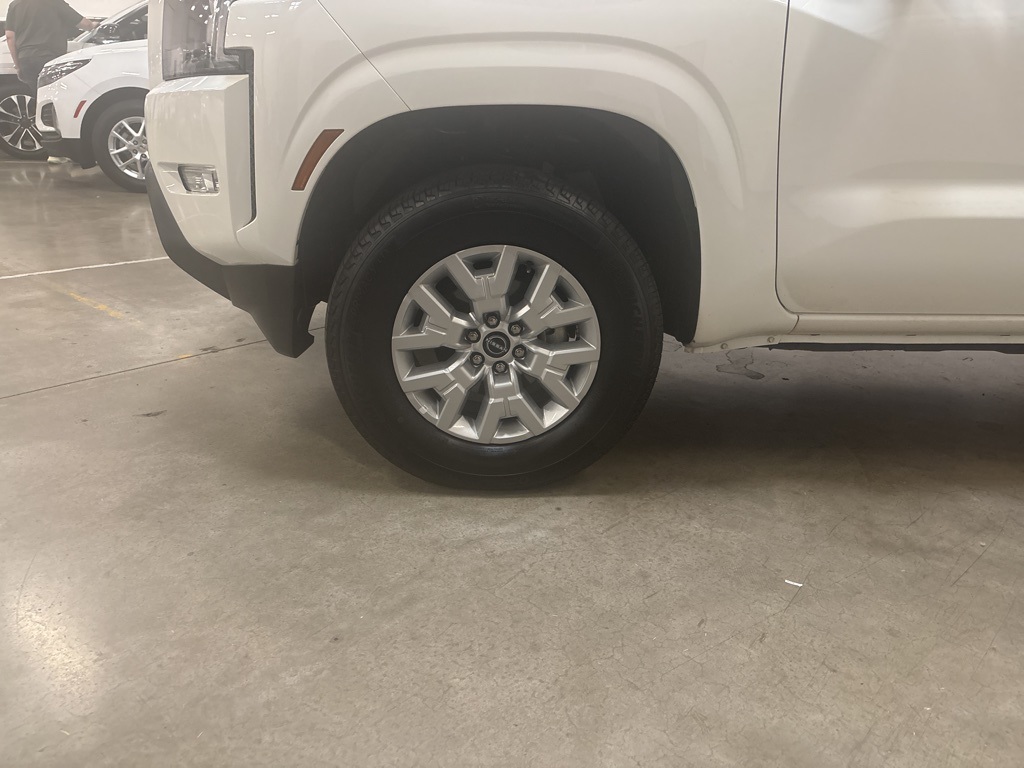 2024 Nissan Frontier SV photo 16