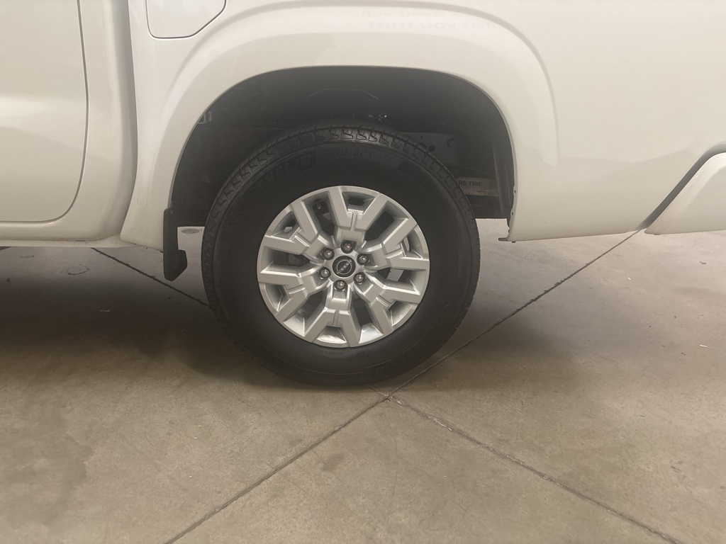 2024 Nissan Frontier SV photo 17