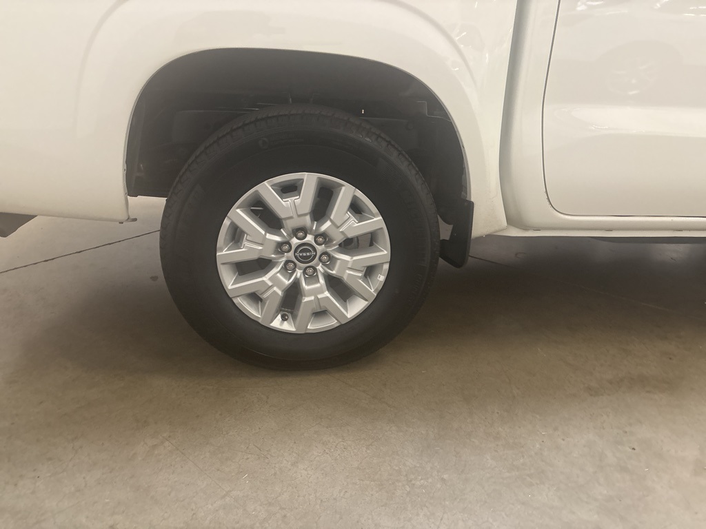 2024 Nissan Frontier SV photo 18