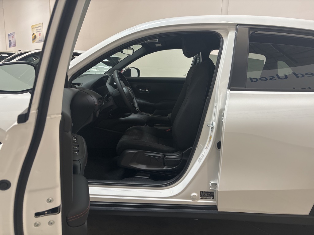2026 Honda HR-V Sport photo 9