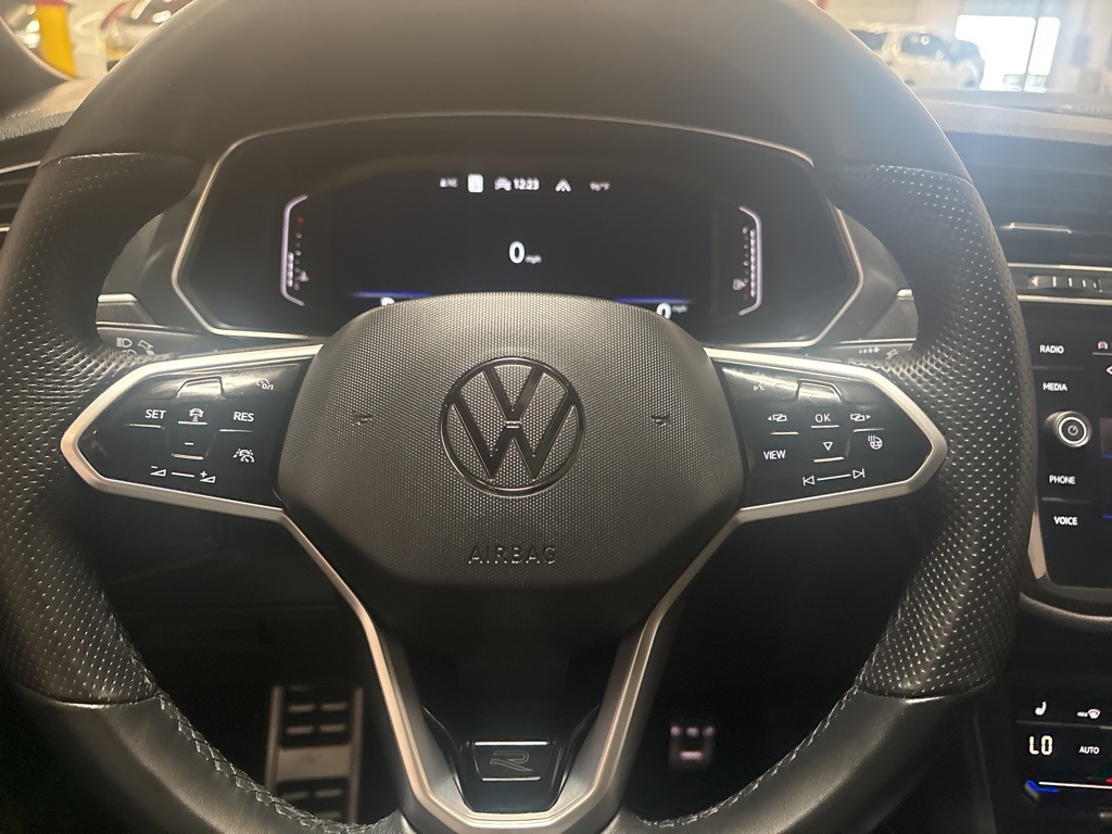 2022 Volkswagen Tiguan SEL Premium R-Line photo 11