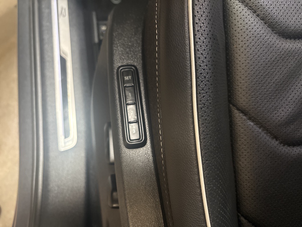 2022 Volkswagen Tiguan SEL Premium R-Line photo 14