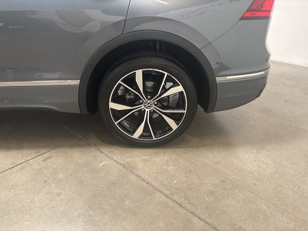 2022 Volkswagen Tiguan SEL Premium R-Line photo 22