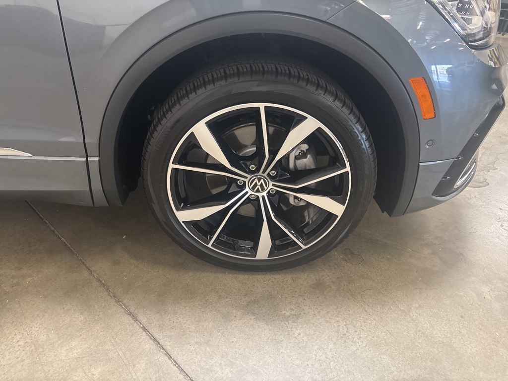 2022 Volkswagen Tiguan SEL Premium R-Line photo 24