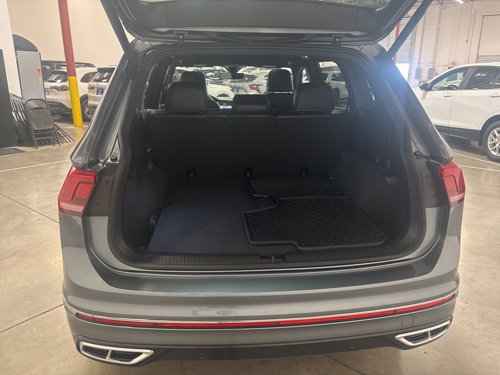 2022 Volkswagen Tiguan SEL Premium R-Line photo 25