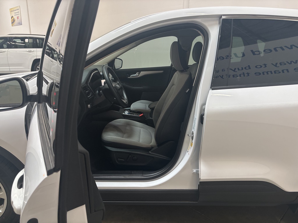 2020 Ford Escape SE photo 9