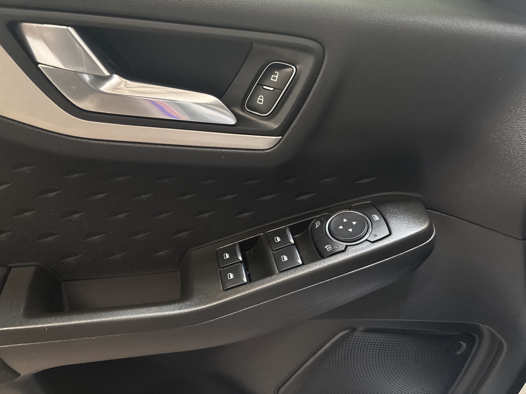 2020 Ford Escape SE photo 10