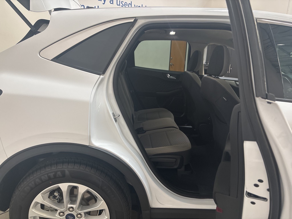 2020 Ford Escape SE photo 16