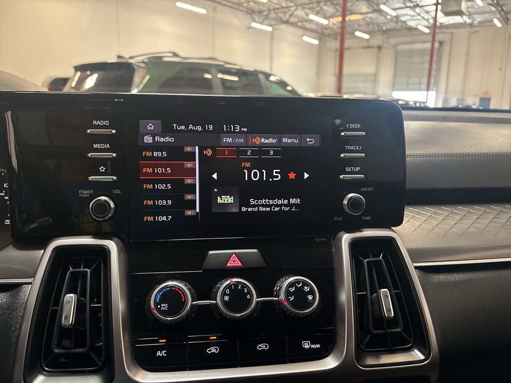 2023 Kia Sorento LX photo 15