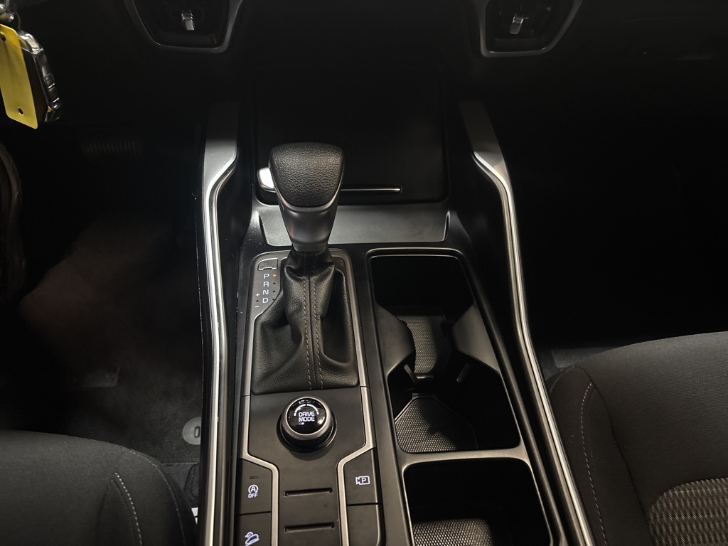 2023 Kia Sorento LX photo 16