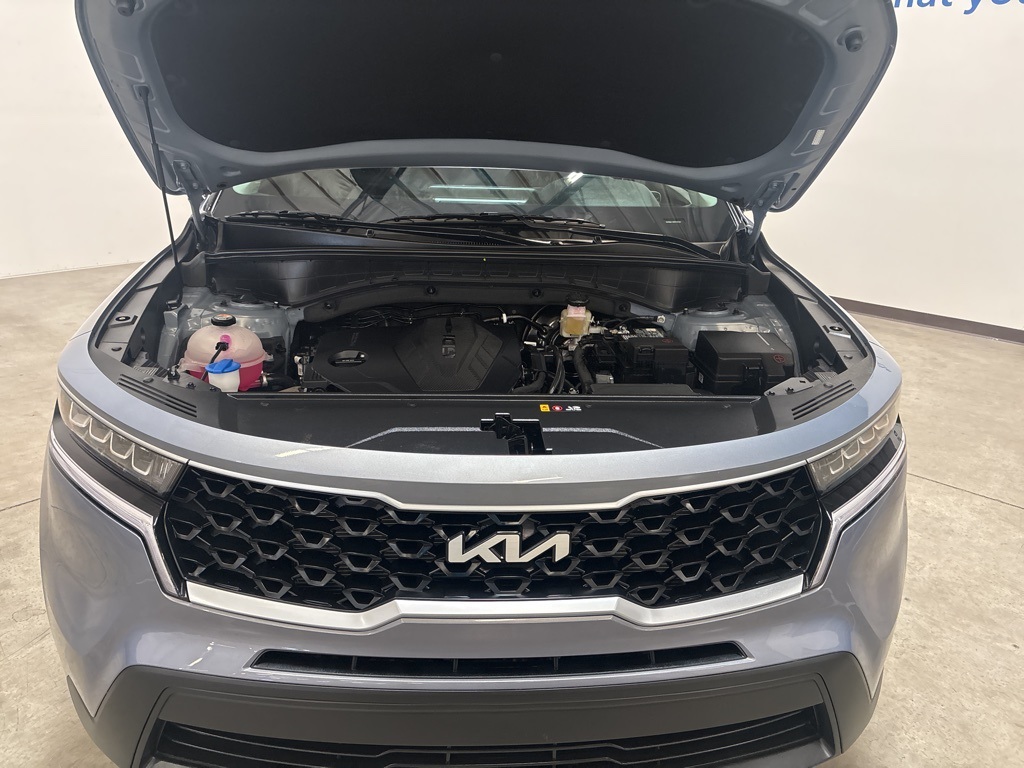 2023 Kia Sorento LX photo 21
