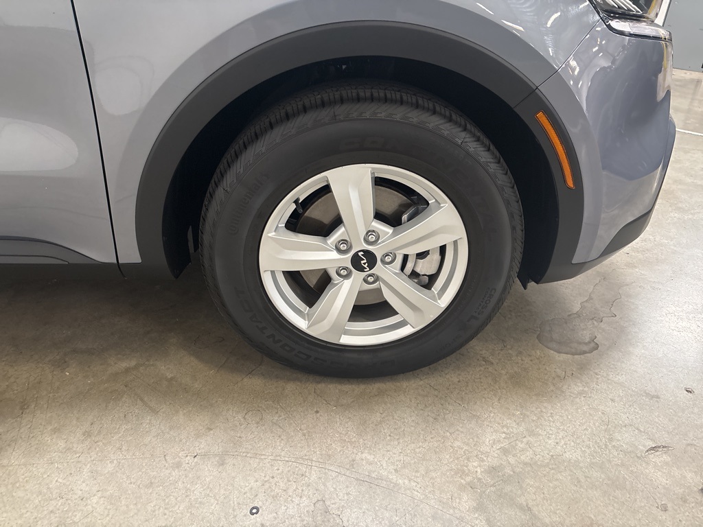 2023 Kia Sorento LX photo 25