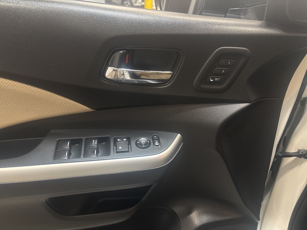 2015 Honda CR-V Touring photo 11