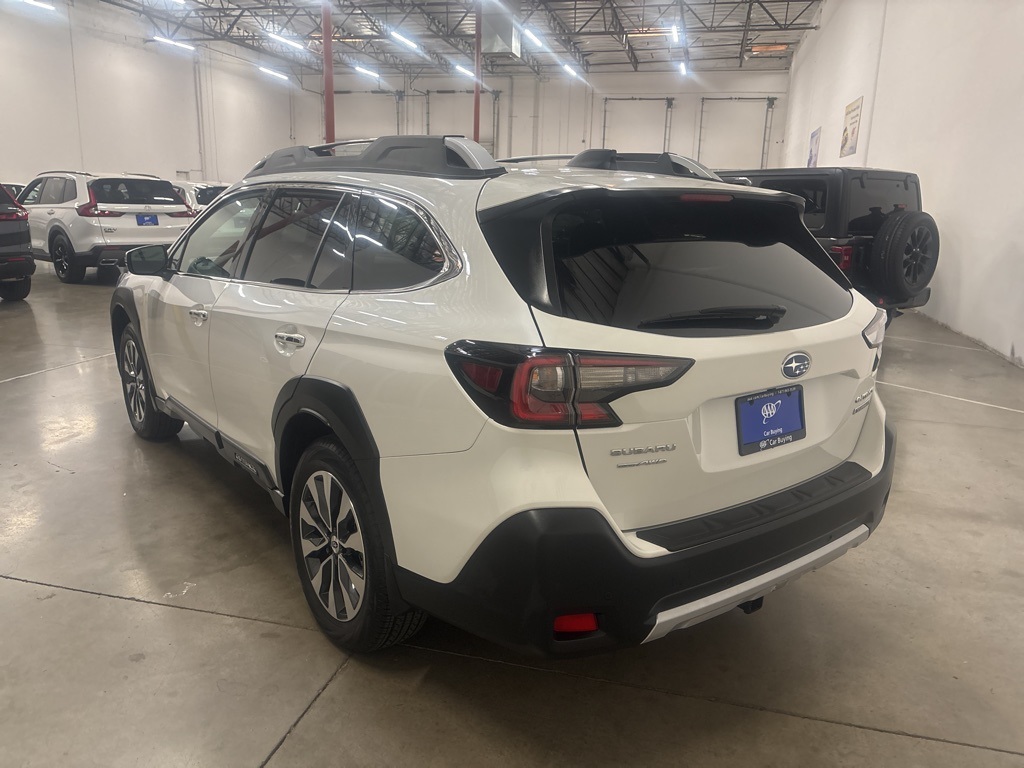 2025 Subaru Outback Touring XT photo 4