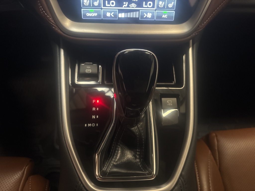 2025 Subaru Outback Touring XT photo 16